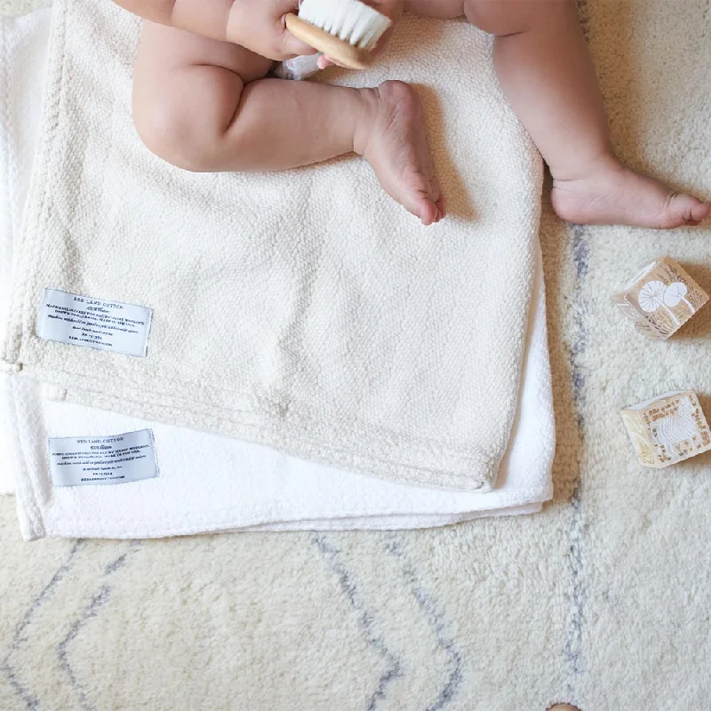 Synthetic fiber blend blankets for a budget - friendly choiceAll-American Baby Blanket