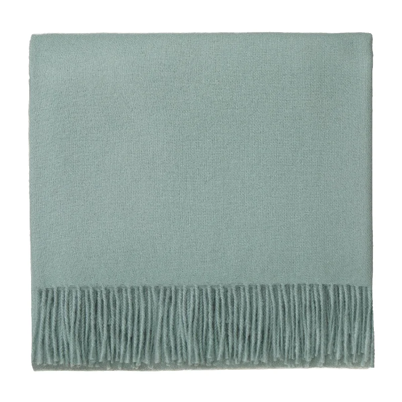 Wool blankets with natural warmth and insulationArica Alpaca Blanket [Sage green]