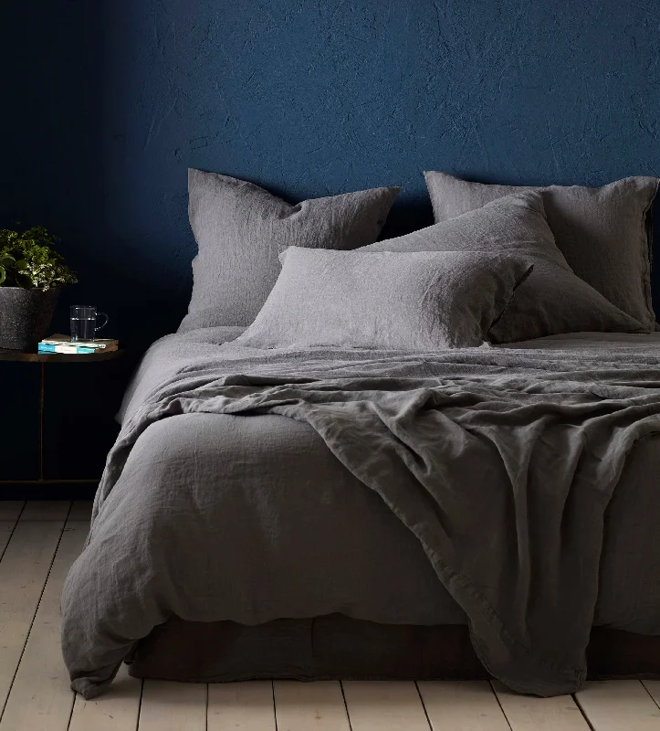 Velvet duvet covers for a plush and cozy lookCharcoal 100% Linen Duvet Cover