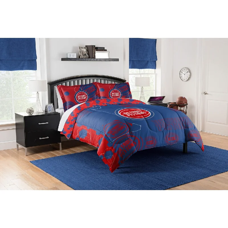 Queen - size comforters for standard queen - sized mattressesNBA 849 Pistons Hexagon F/Q Comforter Set