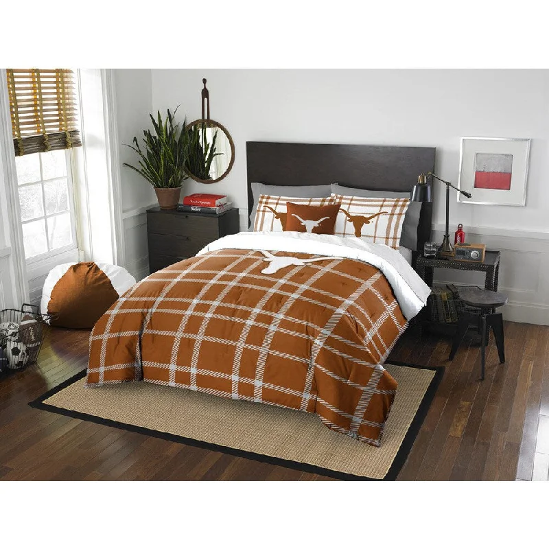 Goose down comforters known for their superior quality and insulationThe Northwest Company COL 836 Texas Full Comforter Set