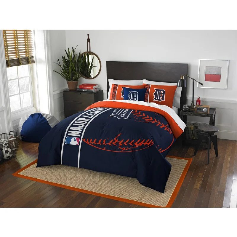 Latex - filled comforters with a bouncy texture and good supportThe Northwest Company MLB Detroit Tigers Full 3-piece Comforter Set